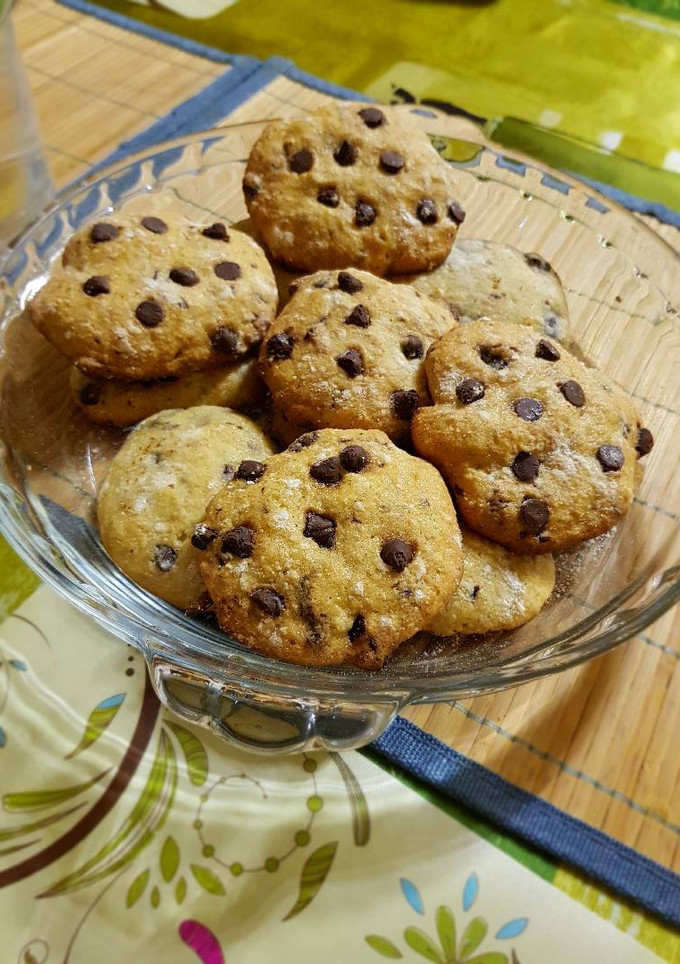 Una foto de Galletitas de banana y chips de chocolate - sin gluten -