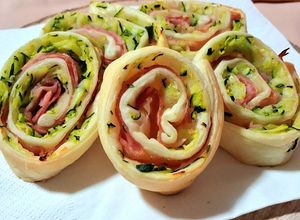Foto di Girelle di sfoglia con zucchine e prosciutto cotto 🍥
