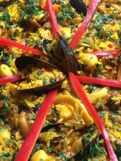 Una foto de Casi paella con mix de mariscos congelados