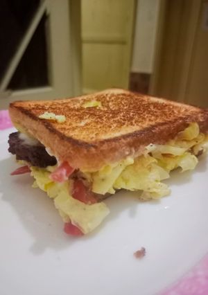 A picture of Korean Toast 🥪🥪🥪.