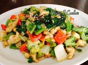 Una foto de Kung Pao chicken estilo panda express💖