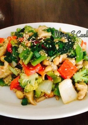 Una foto de Kung Pao chicken estilo panda express💖