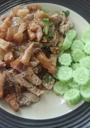 รูปของ น้ำตกหมูกรุบๆ