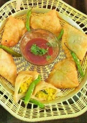 A picture of Poha samosa.