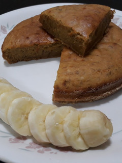 बनाना केक (banana cake recipe in Hindi) रेसिपी मुख्य फोटो