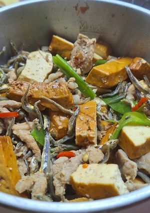 豆干肉絲炒小魚乾 的食譜成品照片