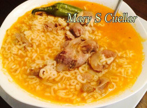 Una foto de Sopa de letras con mollejas 🍲🍲