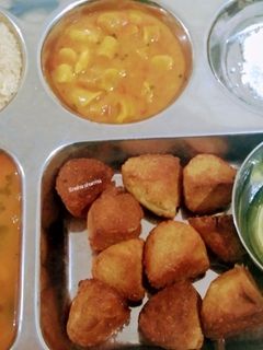 दाळबट्टी विथ चुरमाअँड गट्टासाग (dal baati recipe in marathi) रेसिपी चे मुख्य फोटो