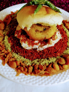 मुंबई चा वडापाव (vada pav recipe in marathi) रेसिपी चे मुख्य फोटो