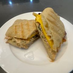 A picture of Tuna Melt Panini - WOWOWWWWeee perfect Lunch :P.