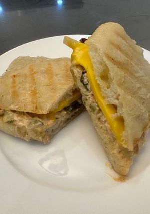 A picture of 5 min perfect Tuna Melt Panini - WOWOWWWWeee perfect Lunch :P - ENJOY :P.