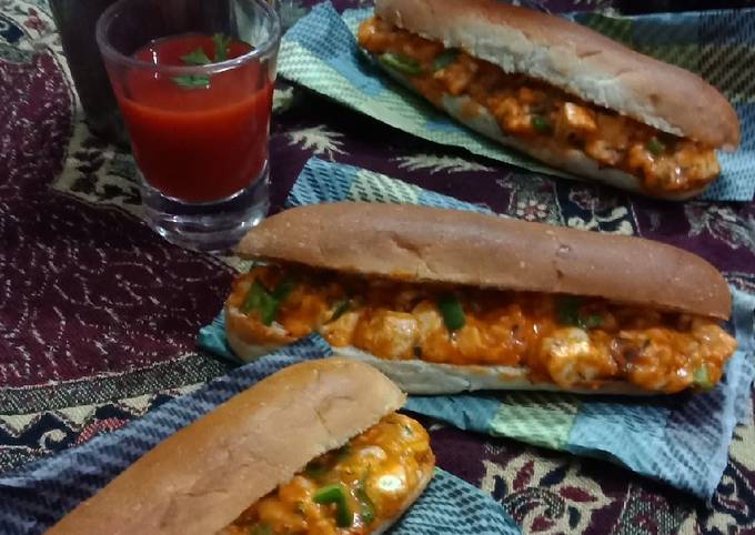 Cheesy paneer tikka hot dog