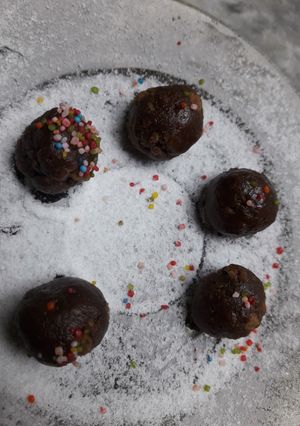 A picture of Mini cookie balls.