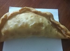 Una foto de Empanadas pollo, queso y maíz