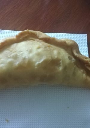 Una foto de Empanadas pollo, queso y maíz