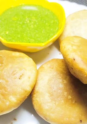 A picture of Aloo matar khichdi.