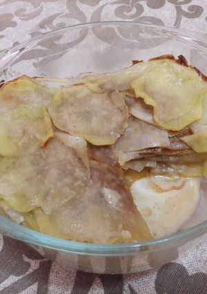 Una foto de 🇫🇷Pastel de patata o gratín dauphinois francés vegano 🥔