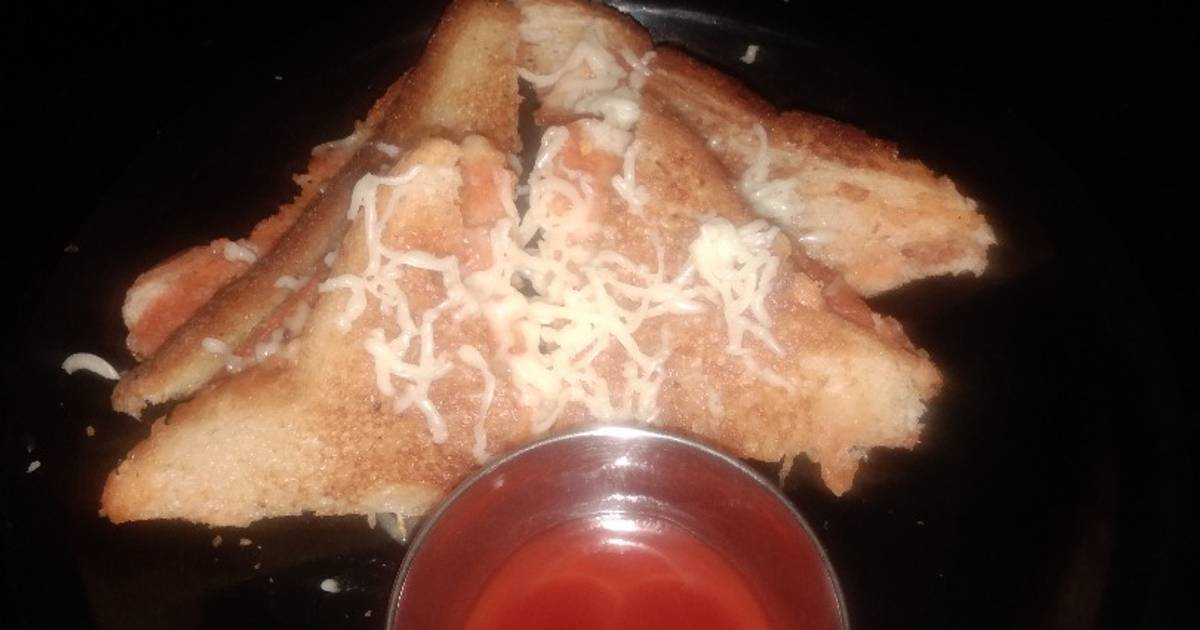 चीझ गार्लिक ब्रेड (cheese garlic bread recipe in marathi) रेसिपी