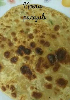 A picture of Gobhi ka Paratha.... ma fav 😊😊😊.