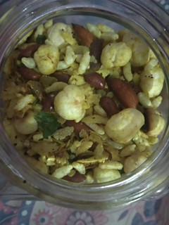 A picture of Khatti meethi bhujiya.