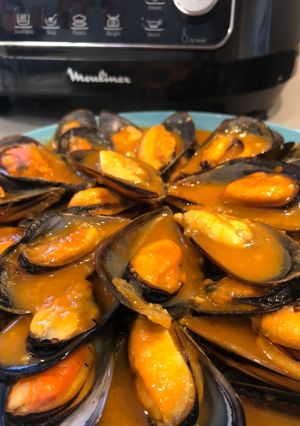 Foto principal de Mejillones en salsa brava con ClickChef Moulinex