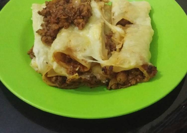 Recipe of Super Quick Homemade Lasagna rolls coated with cheese