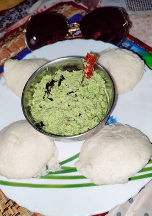 नारियल की हरी चटनी (Nariyal ki hari chutney recipe in hindi) रेसिपी मुख्य फोटो