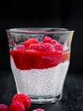 Kokosowo - malinowy pudding z chia