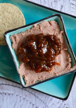 A picture of Garlic Mushroom Pate.