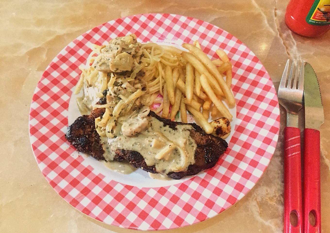Sirloin steak with mushroom sauce