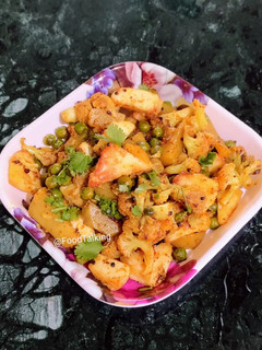 A picture of Mixed Veg Paneer Subzi(no onion, garlic).