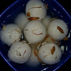 A picture of Rasbhare Rasgulle.