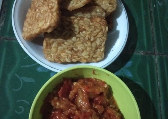 Sambal tomat pelengkap tempe goreng