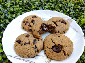 A picture of Flourless gluten free cookies (coconut chocolate cookies).