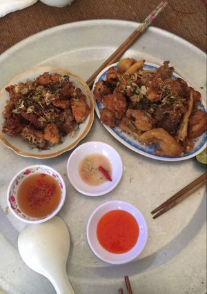 Hình của món Gà rang muối.