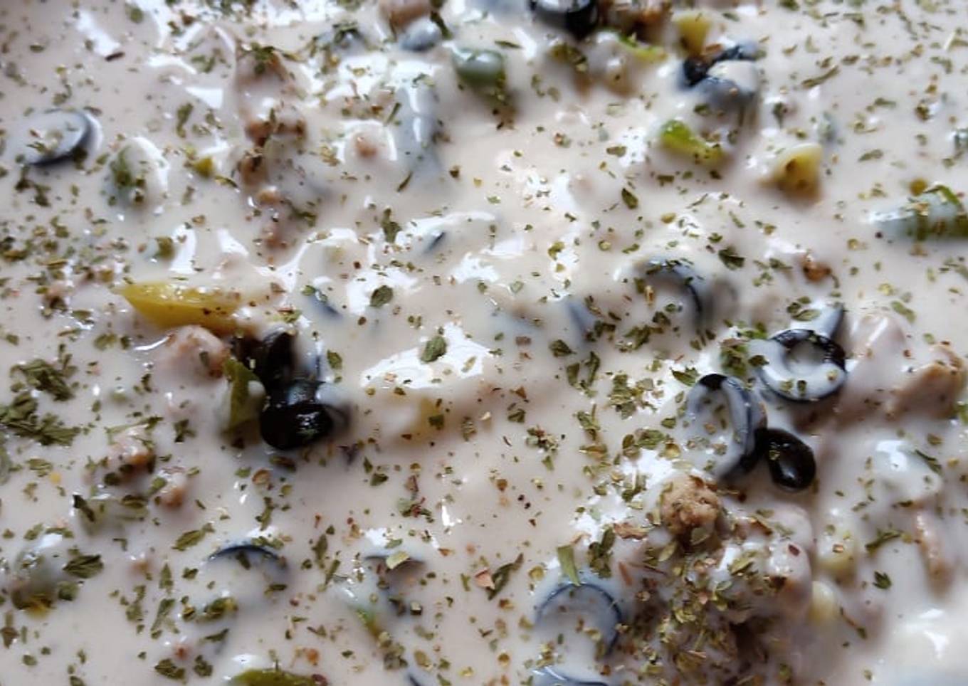 Penne pasta with white sauce