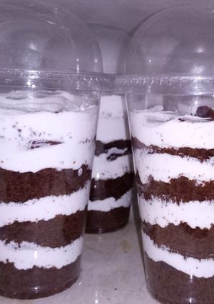 A picture of Cake parfait.