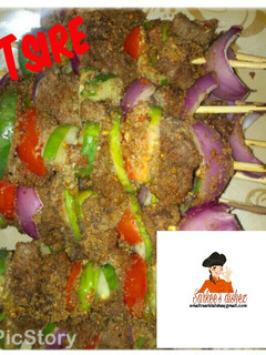 A picture of Tsire(beef kebab).