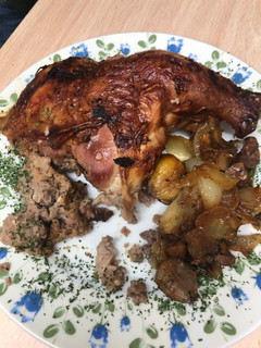 Una foto de 110. Pavo deshuesado relleno de castañas y mango (principal carne)