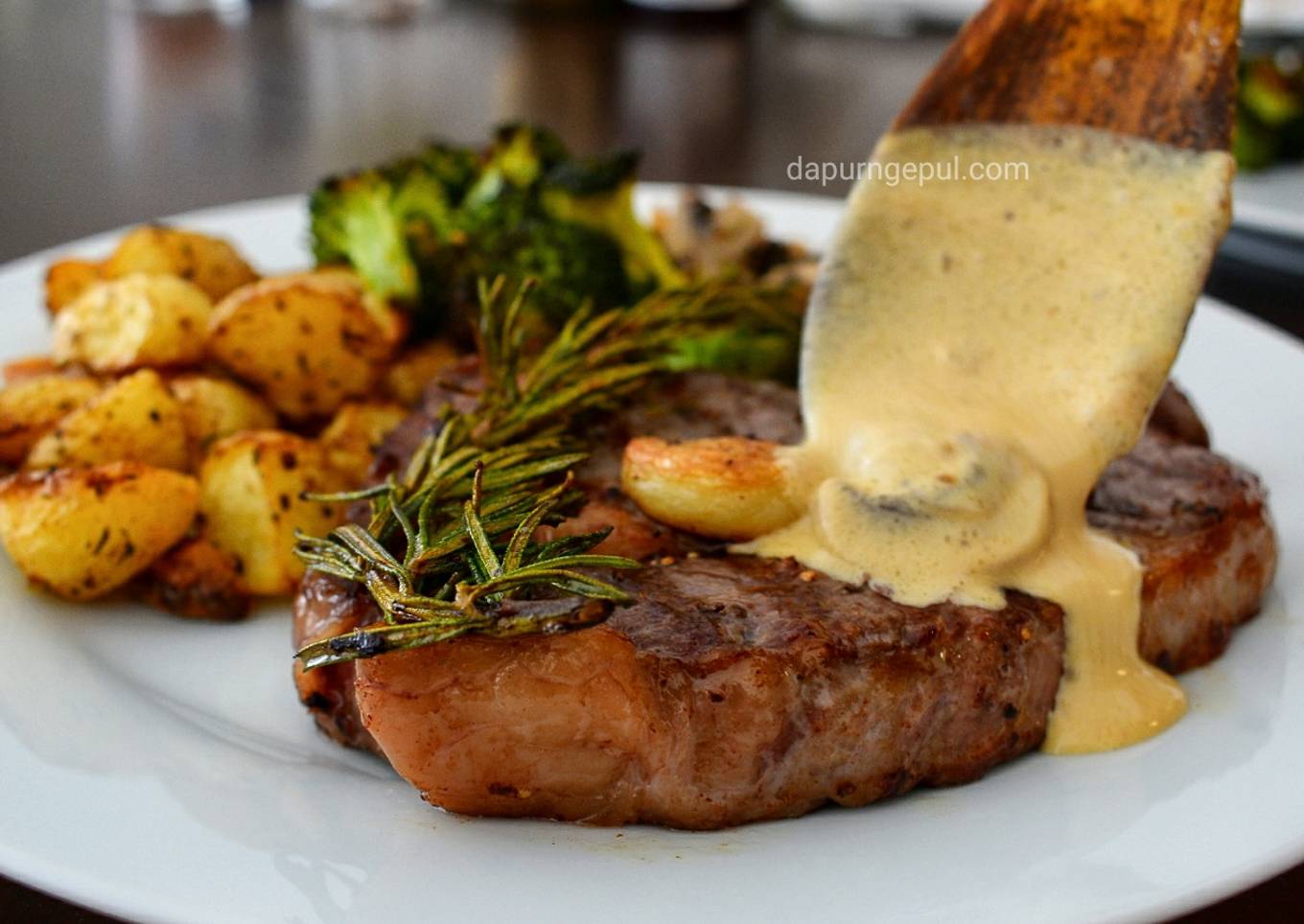 Rib eye Steak with mushroom gravy sauce (Steak Daging Sapi)