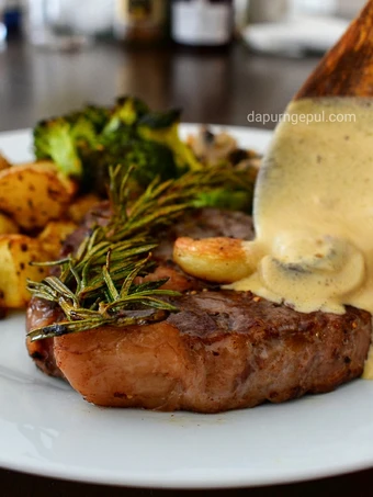 Cara Gampang Membikin Resep Rib eye Steak with mushroom gravy sauce (Steak Daging Sapi) yang Lezat Sekali Anti Ribet, Menggugah Selera