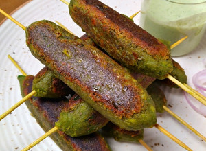 A picture of Hara Bhara Seekh Kebab.