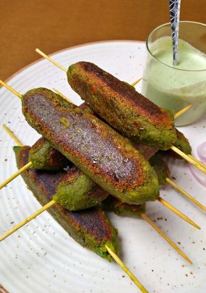 A picture of Hara Bhara Seekh Kebab.