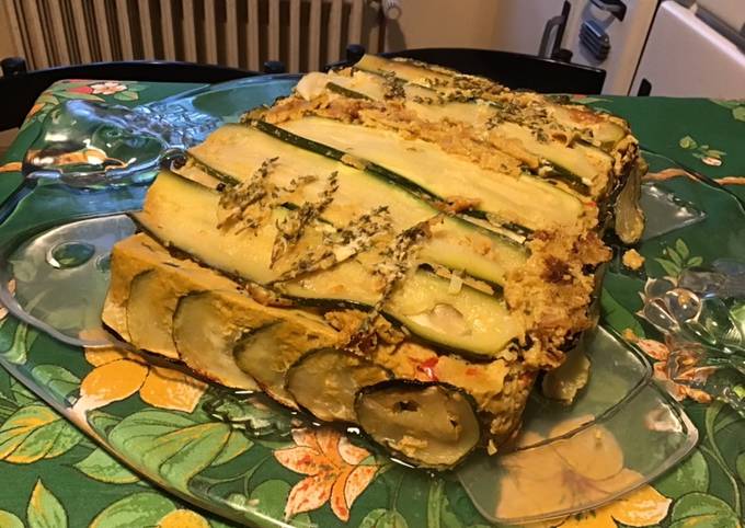 Gâteau de courgettes au thym du jardin crème de poivron rouge et emmental