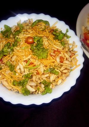 झाल मुरी (Jhalmuri recipe in hindi) रेसिपी मुख्य फोटो