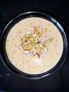 कैरेमल साबूदाना खीर (Caramal Sabudana Kheer recipe in Hindi) रेसिपी मुख्य फोटो