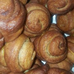 A picture of Fried cinnamon roll.