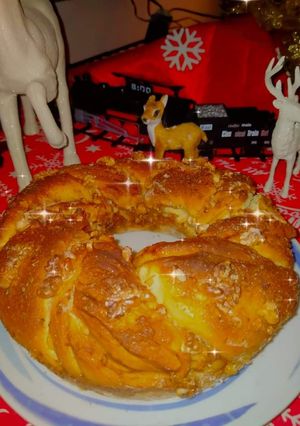 Foto di Brioches intrecciata noci miele e cannella