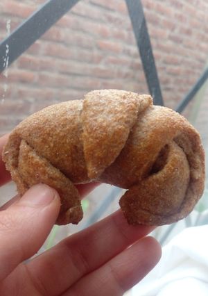 Una foto de MEDIALUNAS integrales 🥐"hojaldre" simple y rellenas