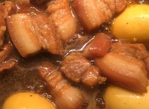 Hình của món Thịt kho hột vịt.